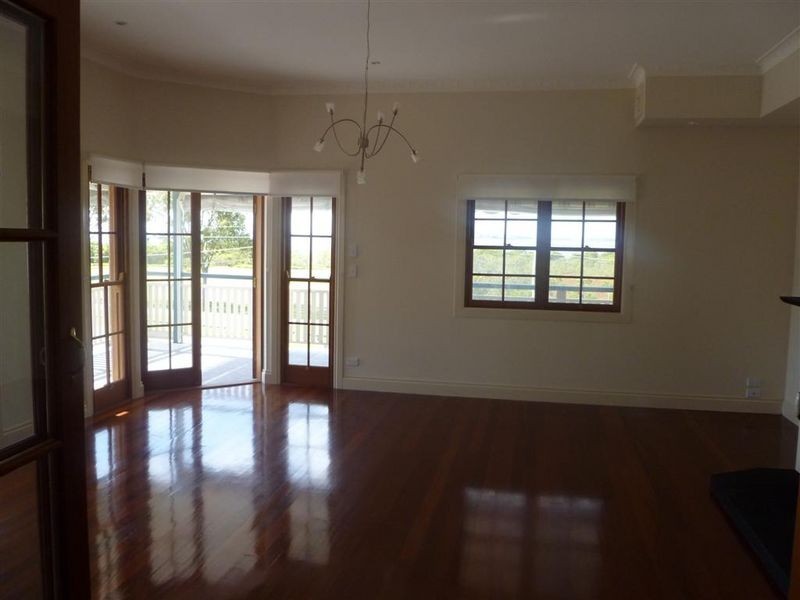 741 Esplanade, Lota QLD 4179