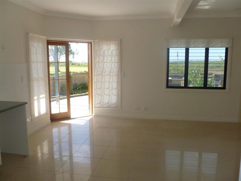 741 Esplanade, Lota QLD 4179