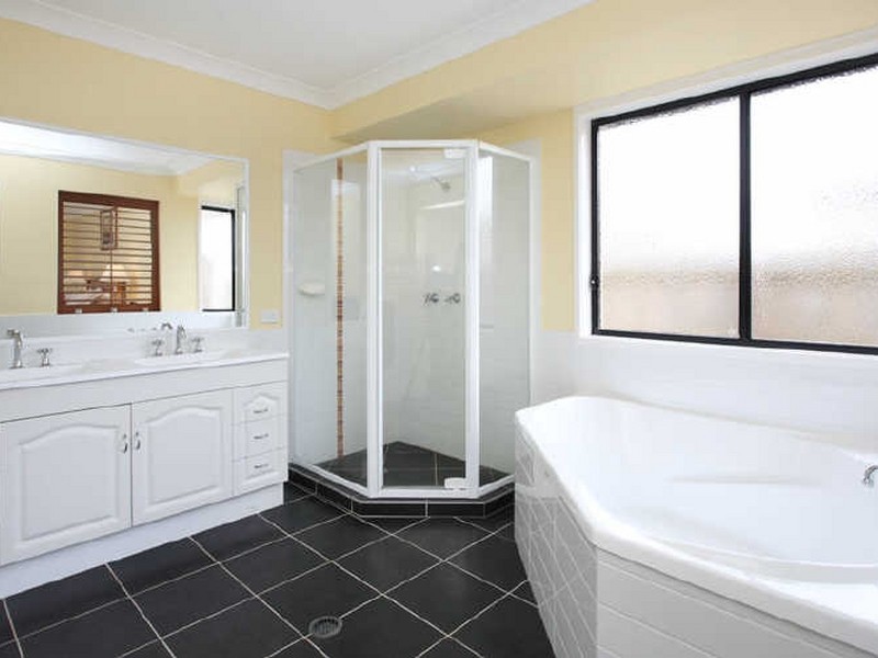 2 Maria Court, Wellington Point QLD 4160