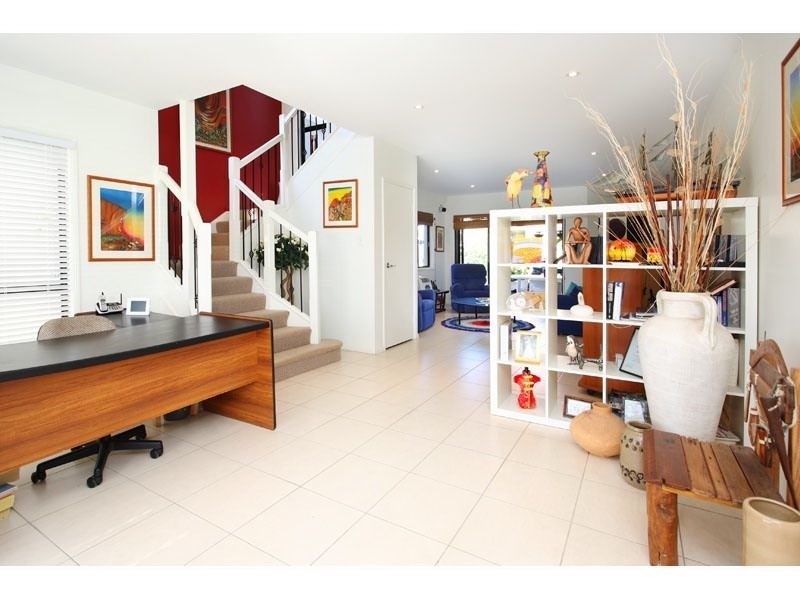 2 Haslingden Drive, Redland Bay QLD 4165