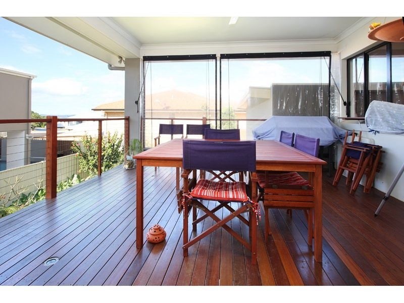 2 Haslingden Drive, Redland Bay QLD 4165