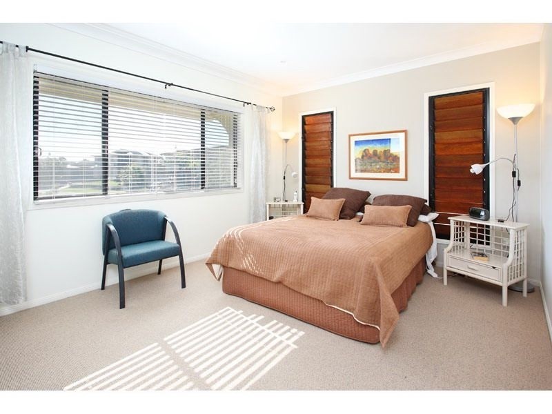 2 Haslingden Drive, Redland Bay QLD 4165