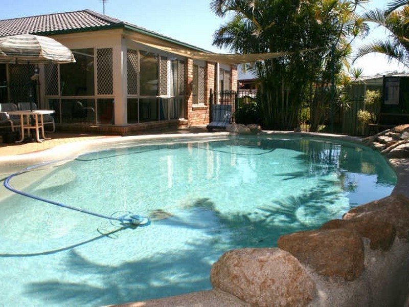 8 Willard Close, Wellington Point QLD 4160