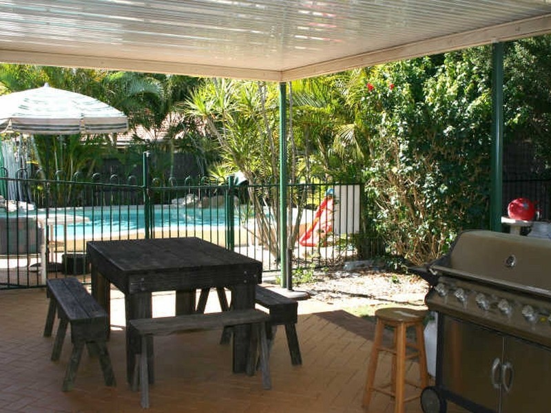 8 Willard Close, Wellington Point QLD 4160