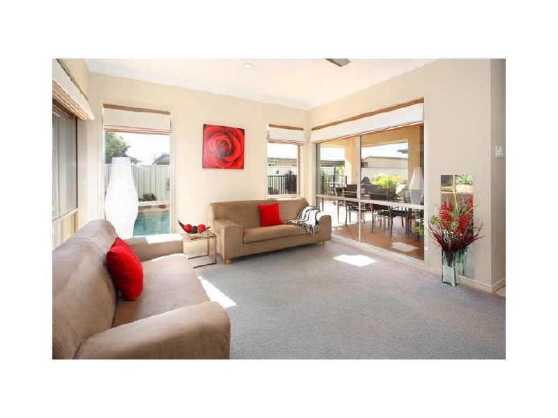 44 Trafalgar Vale Avenue, Wellington Point QLD 4160