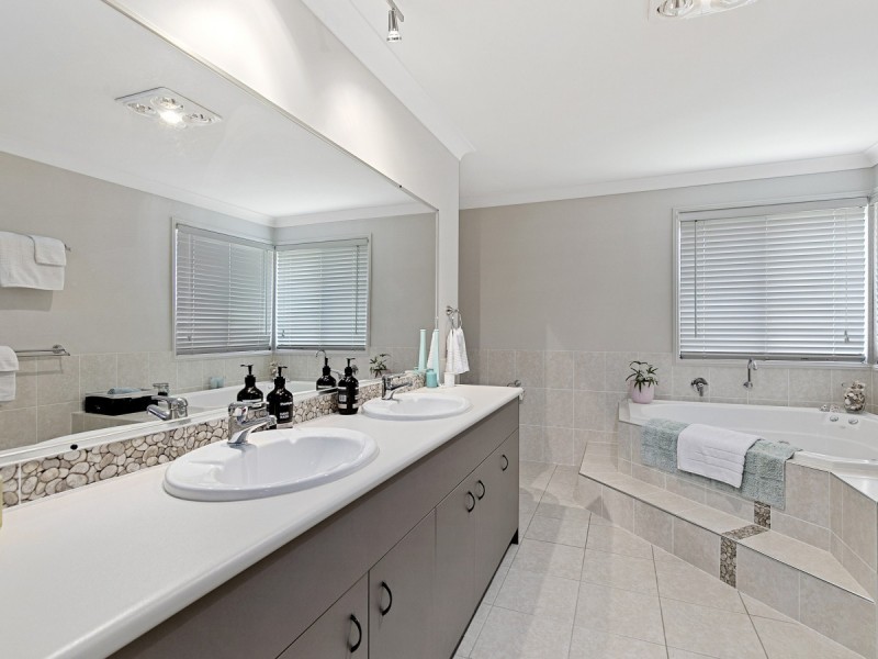 11 Sandune Place, Thornlands QLD 4164