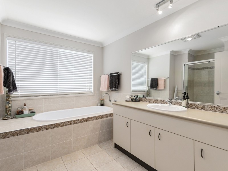 11 Sandune Place, Thornlands QLD 4164