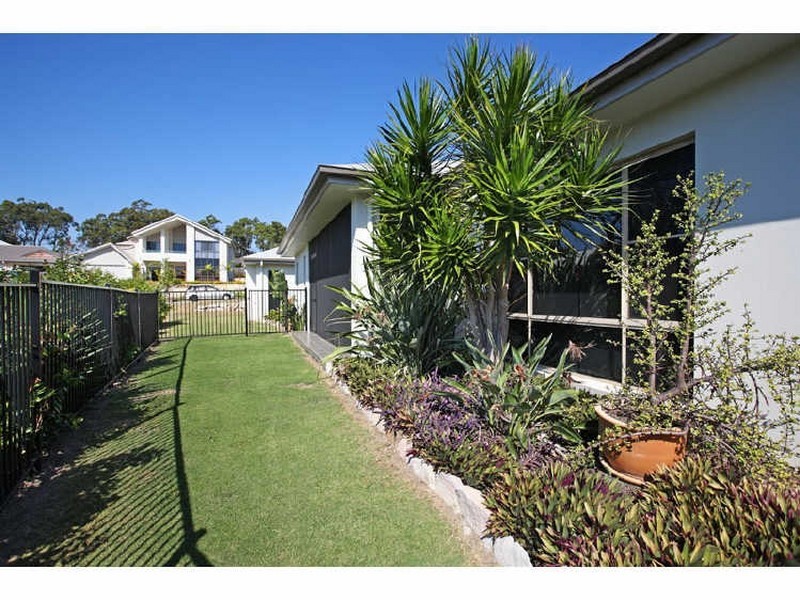 5 Lyndhurst Place, Thornlands QLD 4164