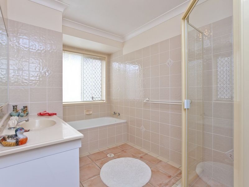 4 Genevieve Court, Wellington Point QLD 4160