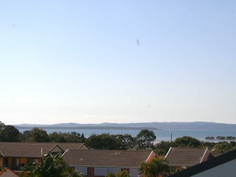 8/12 Queen Street, Cleveland QLD 4163