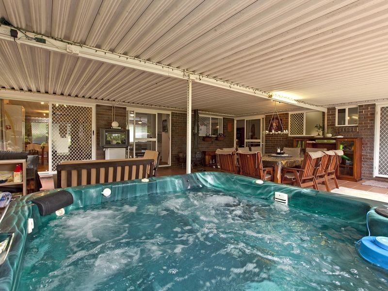 18 Riverton Drive, Wellington Point QLD 4160