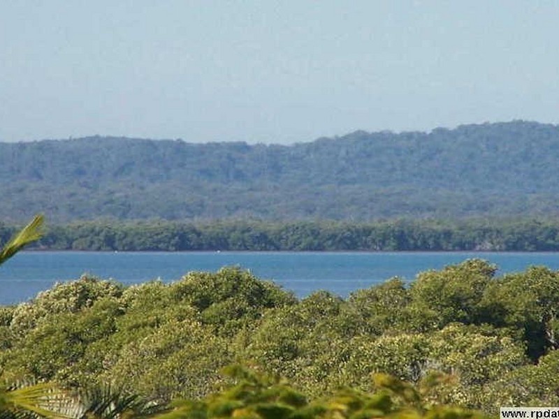 17 Pear Street, Redland Bay QLD 4165