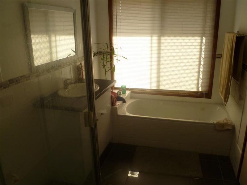 16 Chardonnay Ct, Thornlands QLD 4164