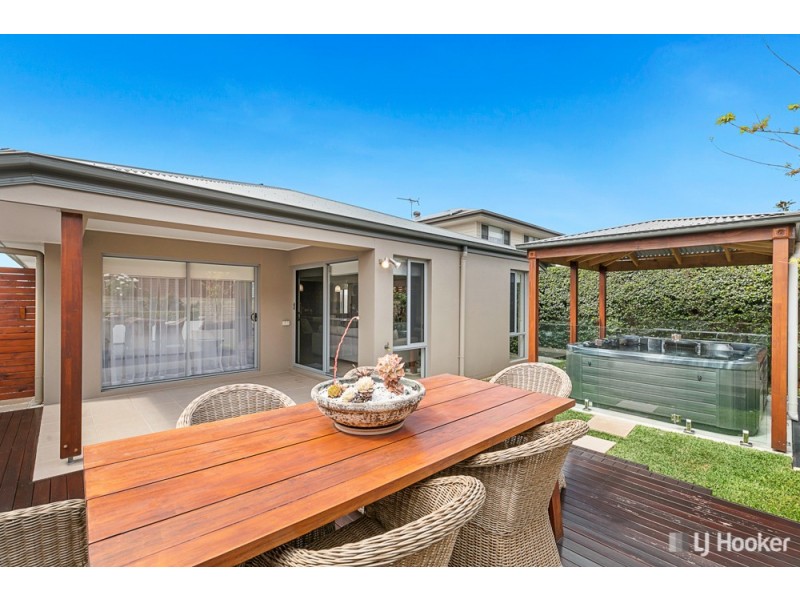 9 Rowe Crescent, Thornlands QLD 4164