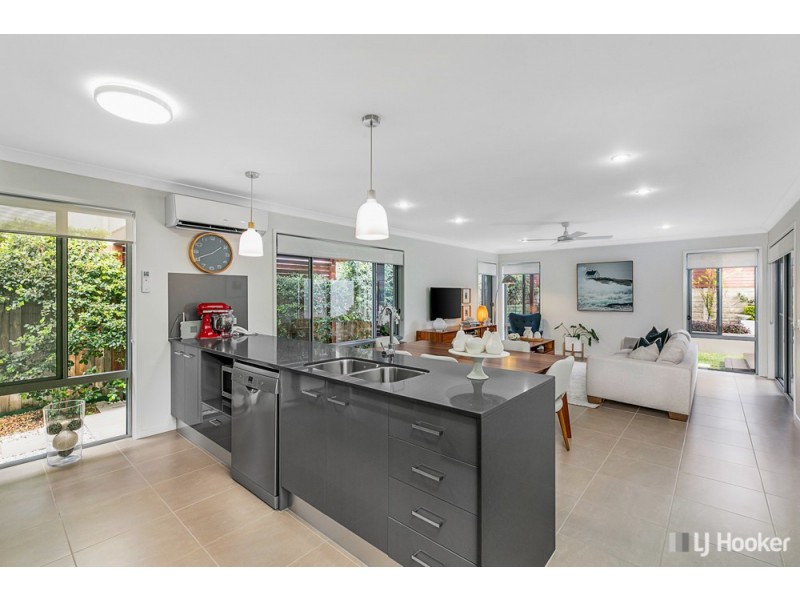 9 Rowe Crescent, Thornlands QLD 4164