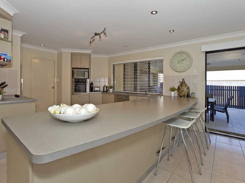 11 Saranah Place, Wellington Point QLD 4160