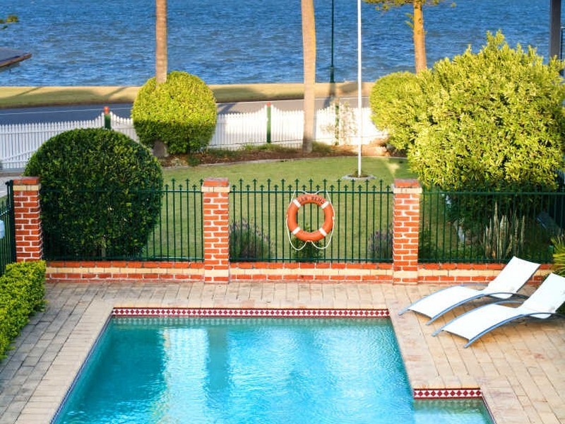 25 Waterloo Esplanade, Wynnum QLD 4178