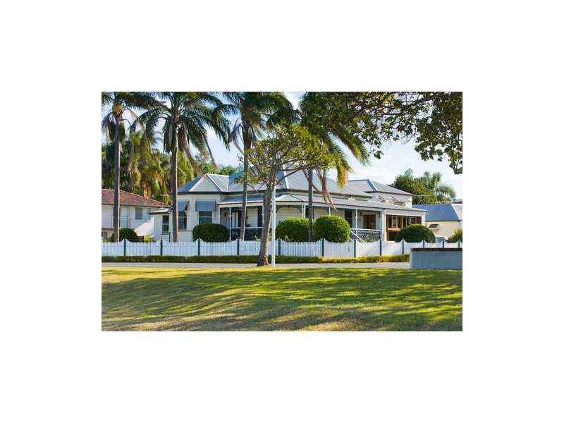 25 Waterloo Esplanade, Wynnum QLD 4178