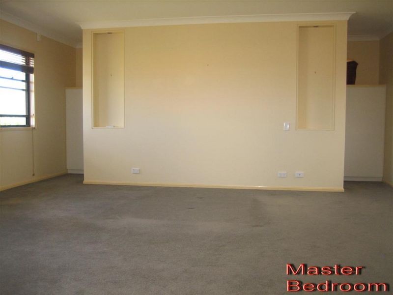 54 Spinnaker Circuit, Redland Bay QLD 4165