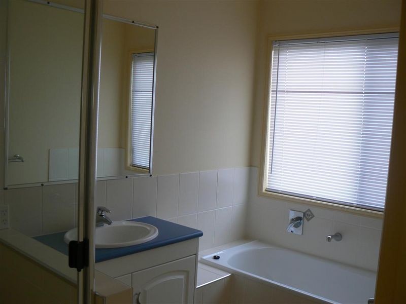 54 Spinnaker Circuit, Redland Bay QLD 4165