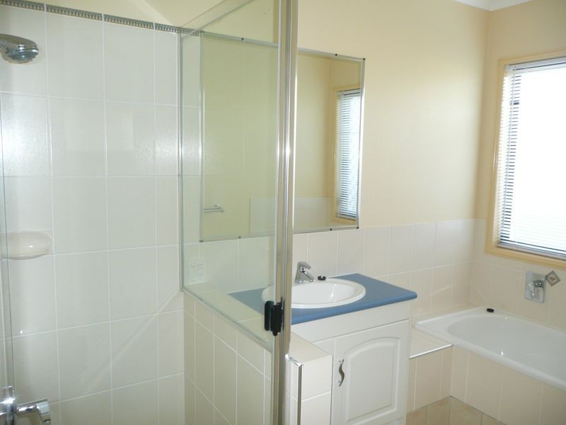 54 Spinnaker Circuit, Redland Bay QLD 4165