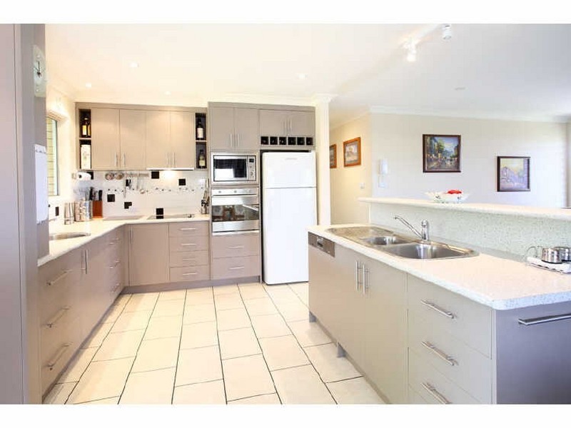 10 Tarina Street, Cleveland QLD 4163