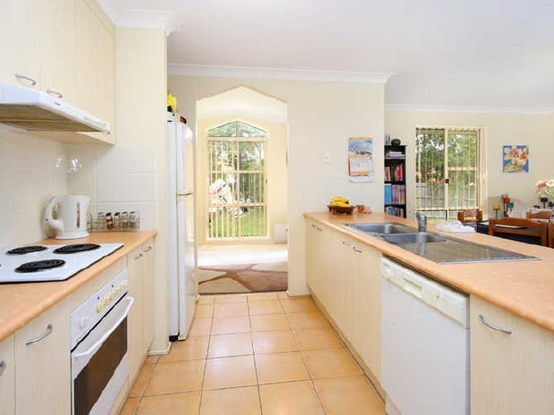 2 Lemongrove Road, Birkdale QLD 4159