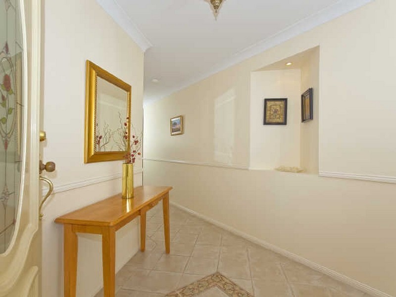 9 Blackthorne Street, Ormiston QLD 4160