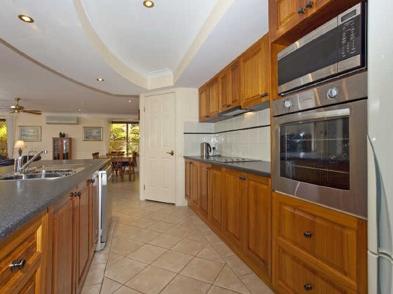 9 Blackthorne Street, Ormiston QLD 4160