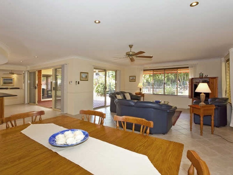 9 Blackthorne Street, Ormiston QLD 4160