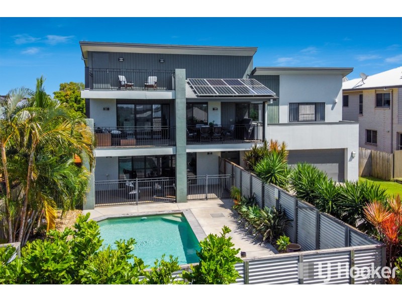 32 Huntly Place, Redland Bay QLD 4165