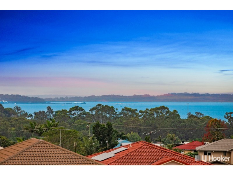 32 Huntly Place, Redland Bay QLD 4165