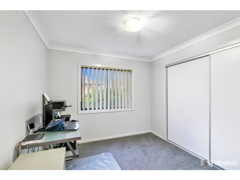 32 Huntly Place, Redland Bay QLD 4165