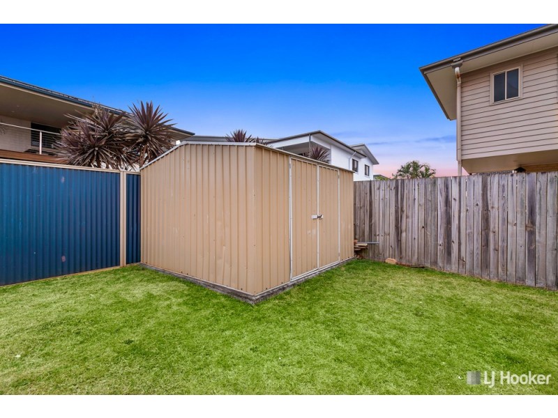 32 Huntly Place, Redland Bay QLD 4165