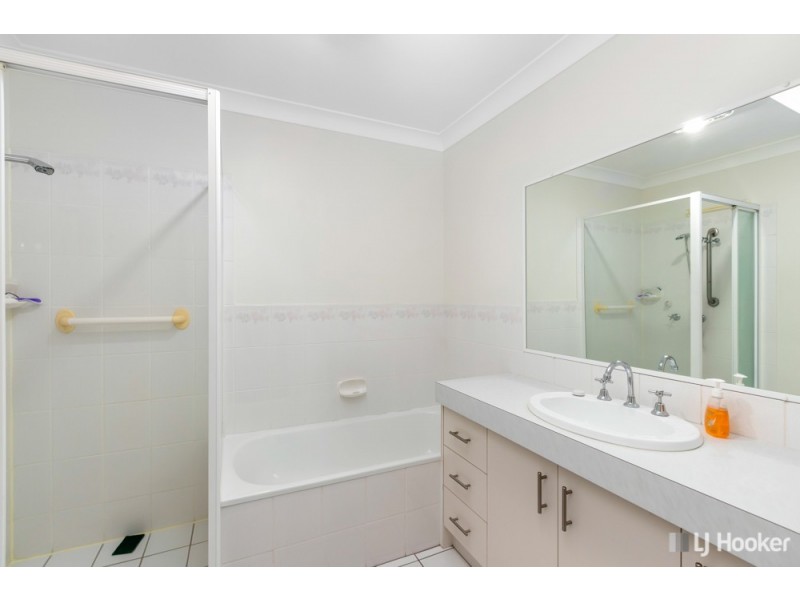 2/19 Victor Street, Birkdale QLD 4159