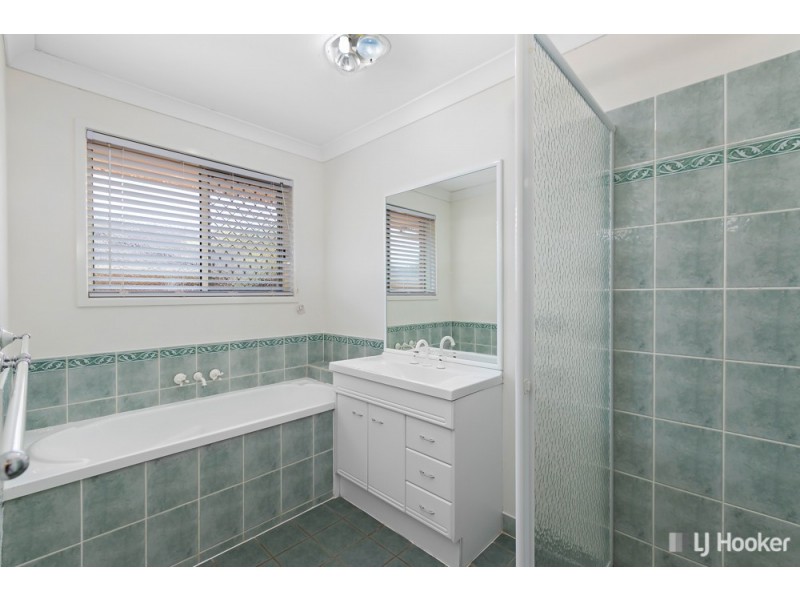 12 Lanyard Place, Redland Bay QLD 4165