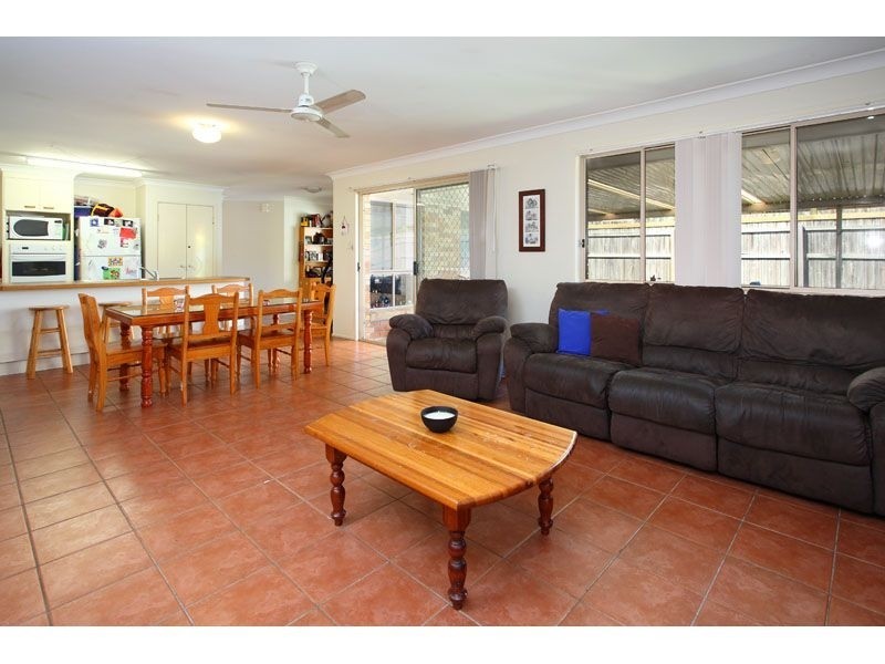 8 Allerton Place, Birkdale QLD 4159