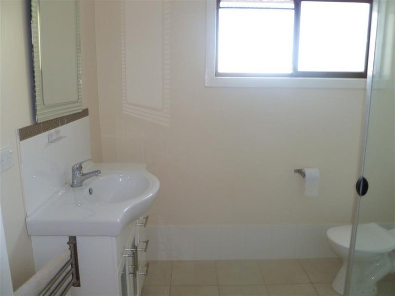 16 Angela Cr, Cleveland QLD 4163