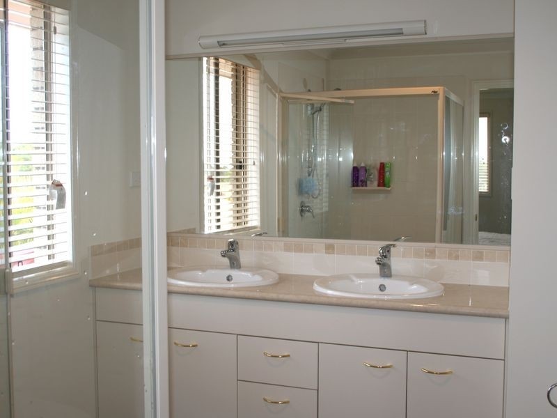 3 Cobby Court, Redland Bay QLD 4165