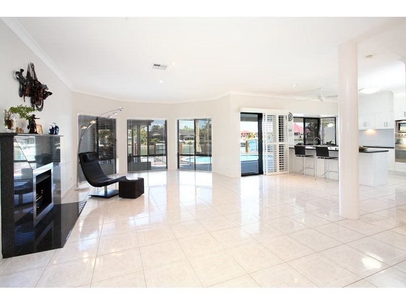 85 Masthead Drive, Raby Bay QLD 4163