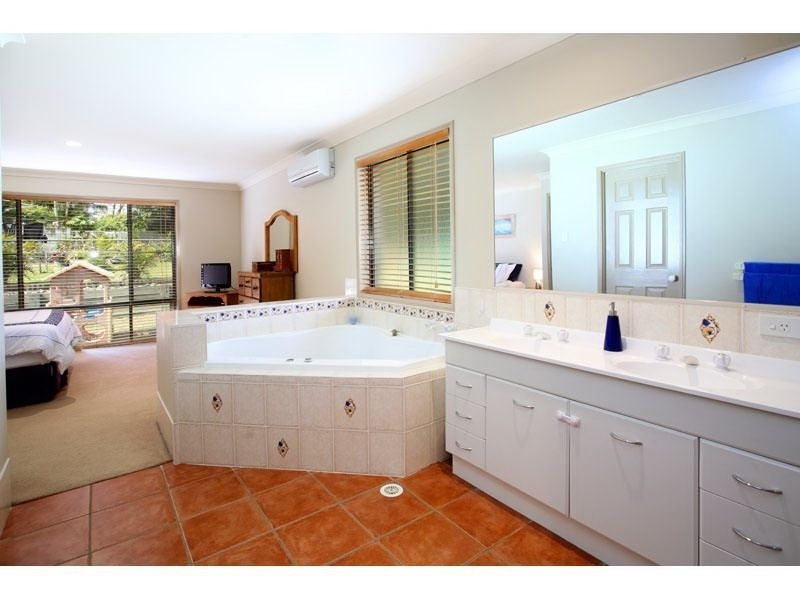 167 Redland Bay Road, Capalaba QLD 4157