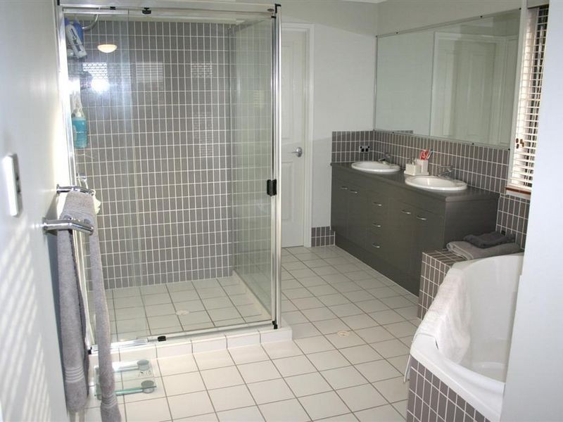 8 Thornlands Road, Thornlands QLD 4164