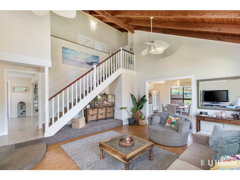 6 Michelle Place, Victoria Point QLD 4165