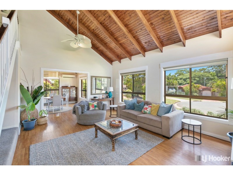 6 Michelle Place, Victoria Point QLD 4165