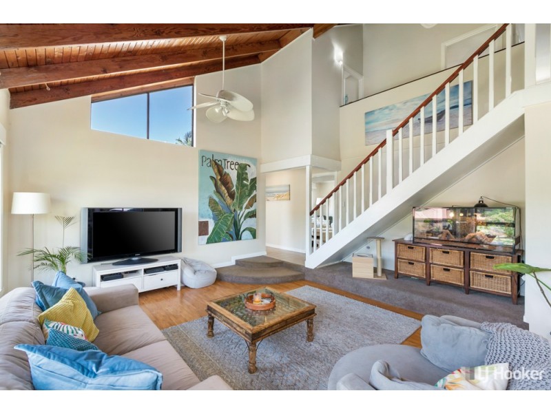 6 Michelle Place, Victoria Point QLD 4165