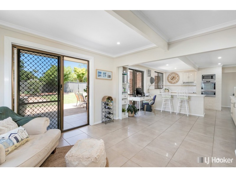 6 Michelle Place, Victoria Point QLD 4165