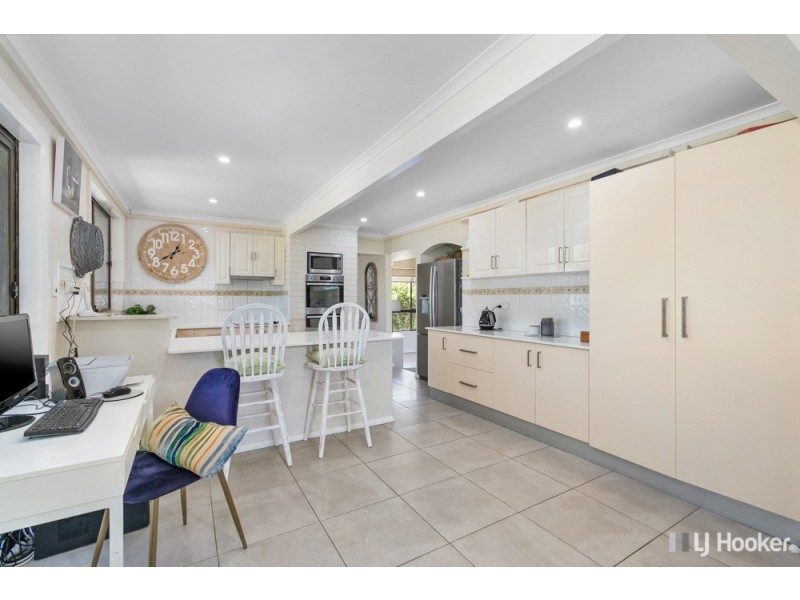 6 Michelle Place, Victoria Point QLD 4165