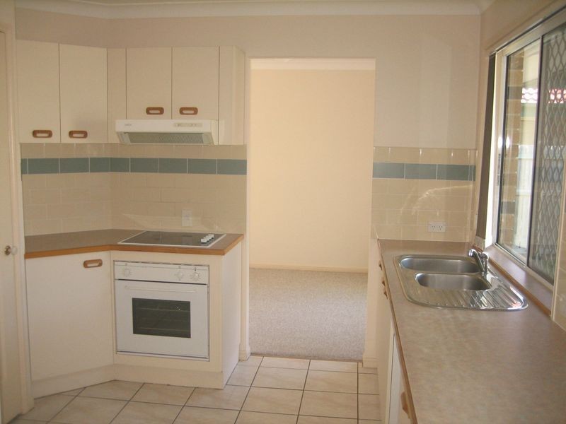 52 Marjorie Buckler Av, Redland Bay QLD 4165