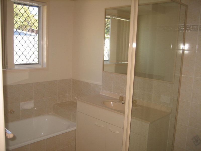 52 Marjorie Buckler Av, Redland Bay QLD 4165