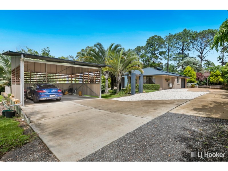 327 Woodlands Drive, Sheldon QLD 4157